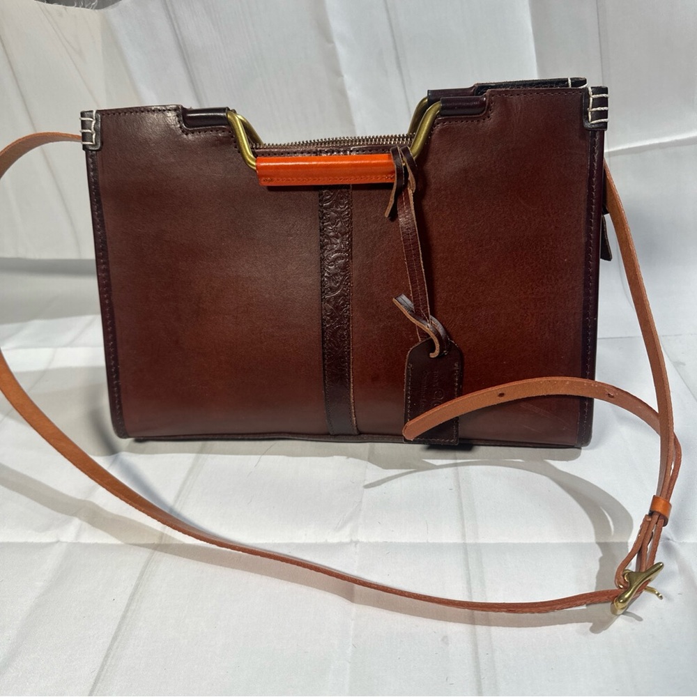 Old Trend Camden Convertible Medium Tote In Brown 100% Cowhide Leather MSRP $218 - Picture 11 of 16